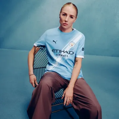 Alex Greenwood profile