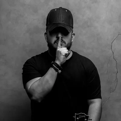Alex Treviño profile