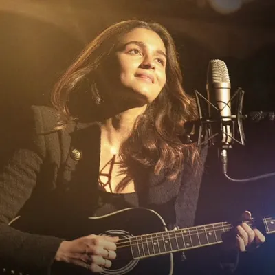 Alia Bhatt ๐งโโ๏ธโจ profile