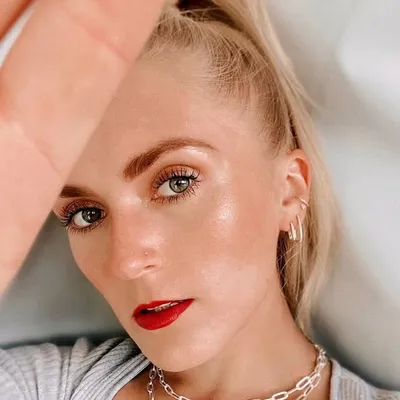 Ali Stone profile