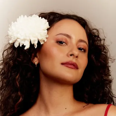 Alice Milagres profile