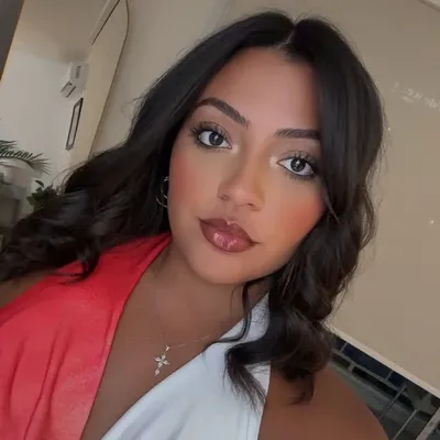 Alicia Milagros profile