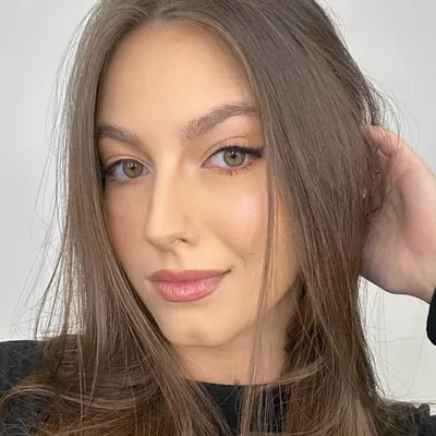 Alicia Gomes Oliveira profile
