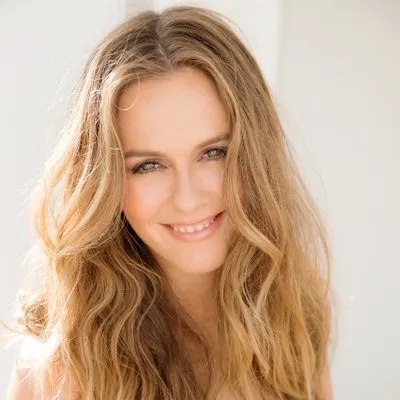 Alicia Silverstone profile