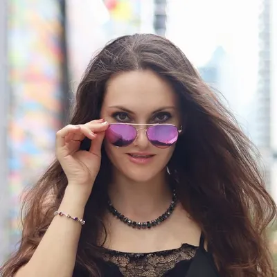 Alina | life as a slow, sensual film profile