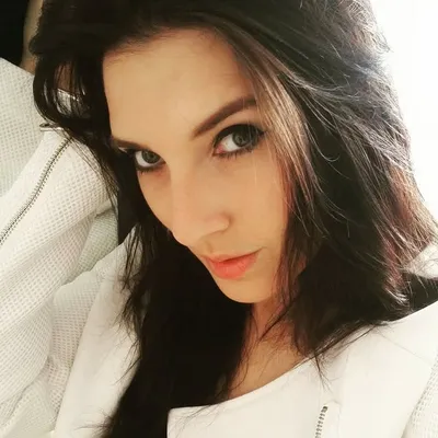 Alina Lamour profile