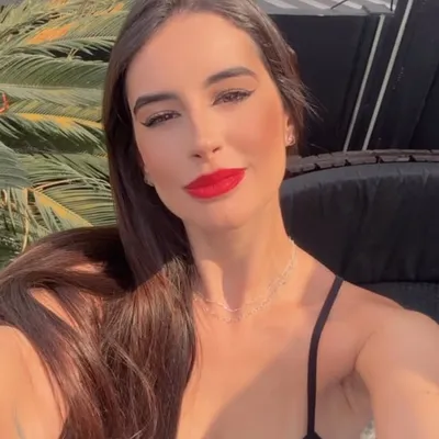 Aline Becker profile