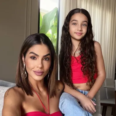Aline & Mariah profile