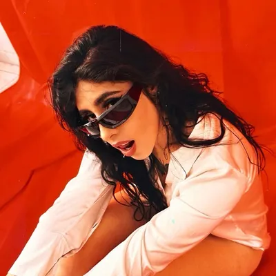 Alix Escobar profile