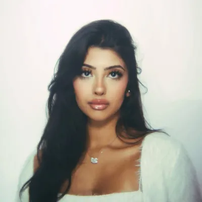 ALIZA SHAN profile