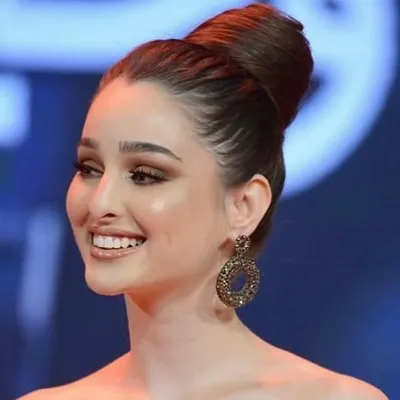 عالم المشاهير 😉 profile