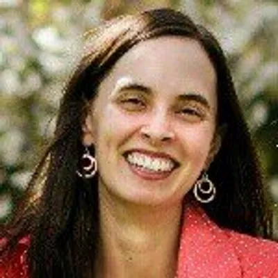 Leanna || Parenting, Education profile