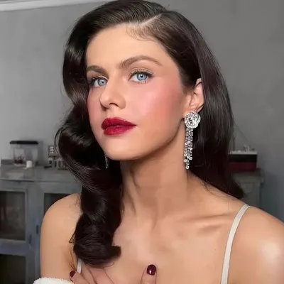 Alexandra Daddario profile