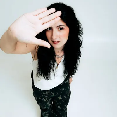 Alline Borba profile