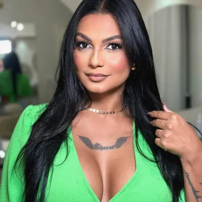 Pâmela Alves profile