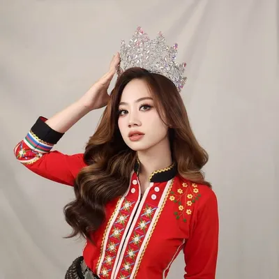 Ally Lyverra JJ.L | 杨艾莉 profile