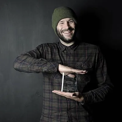 Simon Hunt profile