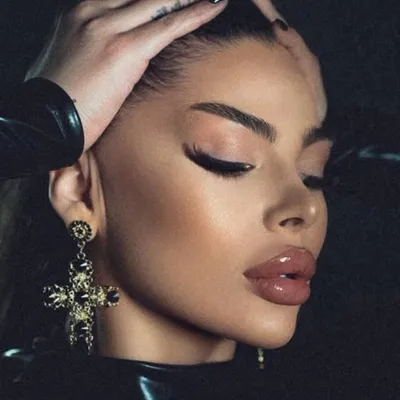 AMIRIAN ALVINA profile