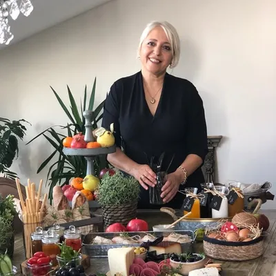 İlknur Şenel profile