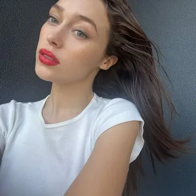 Alycia Debnam-Carey profile