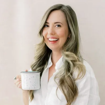 Alyssa (uh-lee-suh) AI + Brand Strategy + Showit Web Designer profile