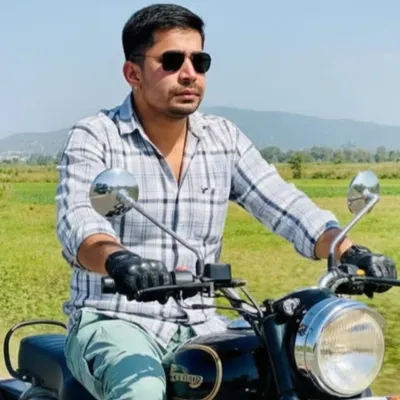 राजू आला बढणा 💪💪 profile