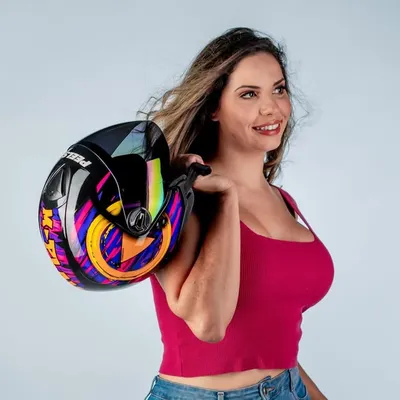 Amanda Pagliari | MotoPLAY profile