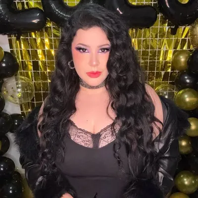 Amanda Flores profile