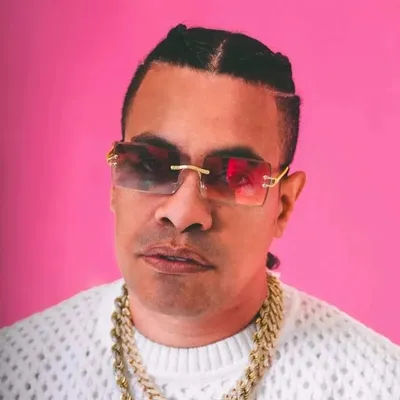 Emmanuel Amaro profile