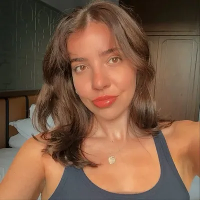 AMBER HUTTON profile