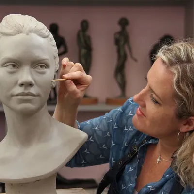 Amelia Rowcroft Sculpture profile