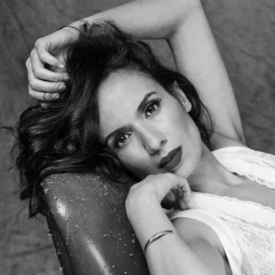 Amelle Chahbi profile