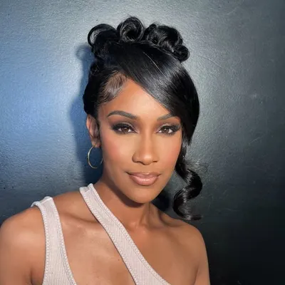 Amina Smith • TV Host profile
