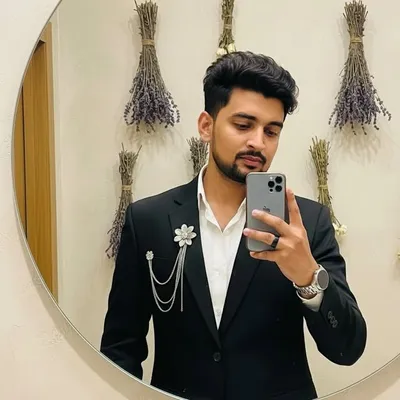 Amit de Seven profile