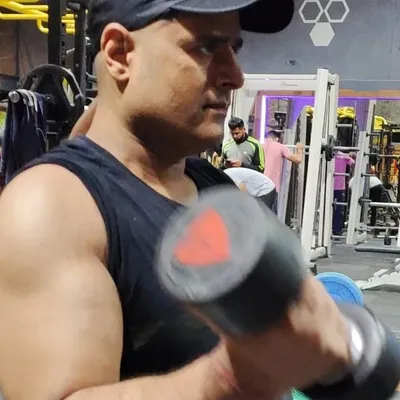 Amit Sharmaz profile