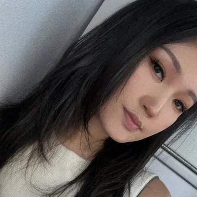 Mia profile