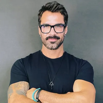 Ammon Carver profile