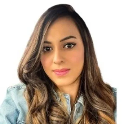 Amnah Mushtaq profile