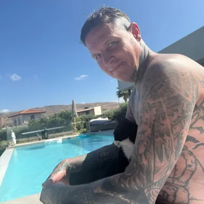 Nico Bronson profile