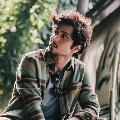 Amol Parashar profile