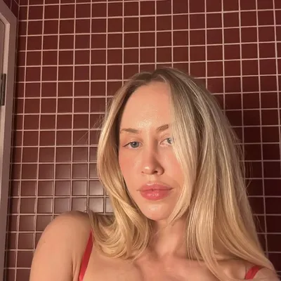 Amy Hembrow profile