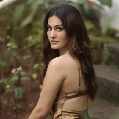 Amyra Dastur profile