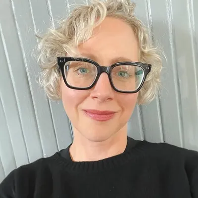 Amy Strozzi • Celebrity Makeup Artist profile
