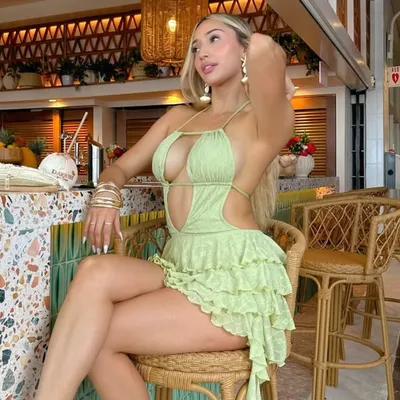 Ana Maximiliano profile