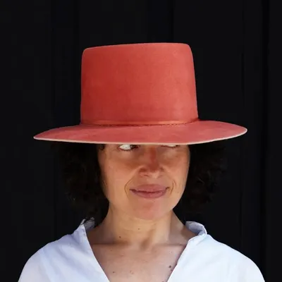 ANA LAMATA profile