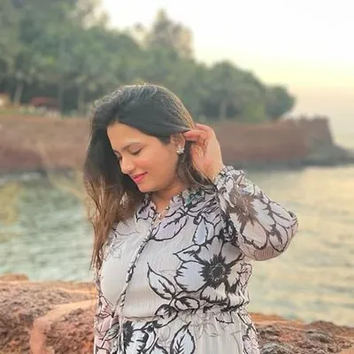 Anam Salahuddin profile