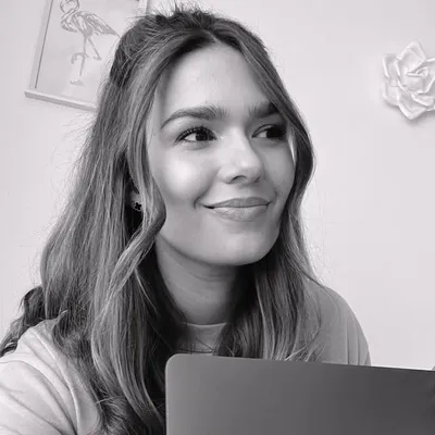 Ana | UX/UI Design | work in Japan | lifestyle profile