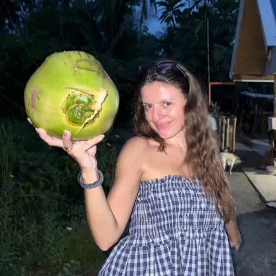 Ana Savu // Slow Travel & Lifestyle Creator 🤳🏼✨ profile