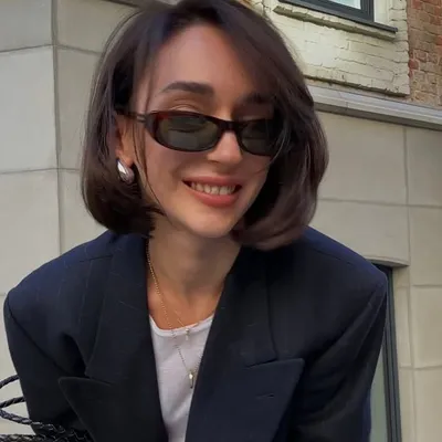 STYLIST & FASHION INFLUENCER profile