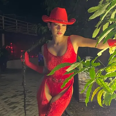 Ana Victoria profile